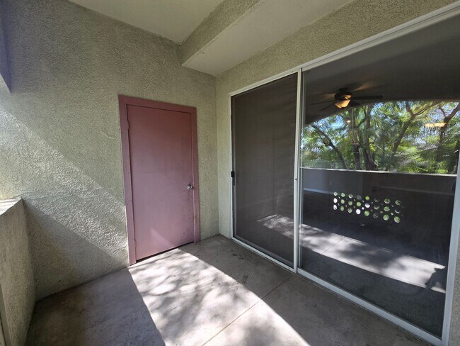 Building Photo - CANYON CREST CONDO