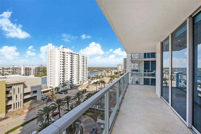 Building Photo - 3101 S Ocean Dr