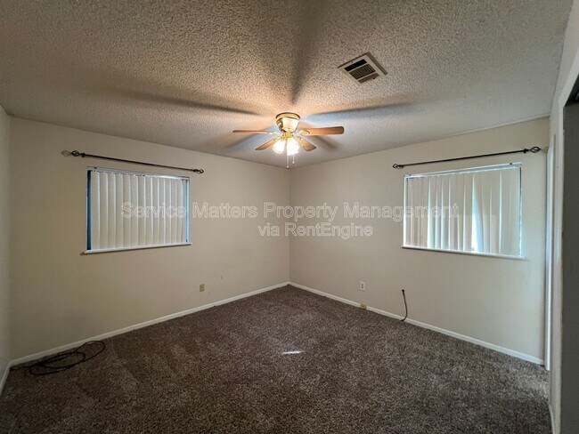 Building Photo - 4449 Thomastown Dr