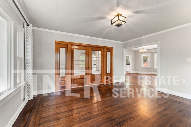 Building Photo - 1321 Lochbrae Rd