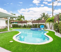 Building Photo - 1040 N Royal Poinciana Blvd