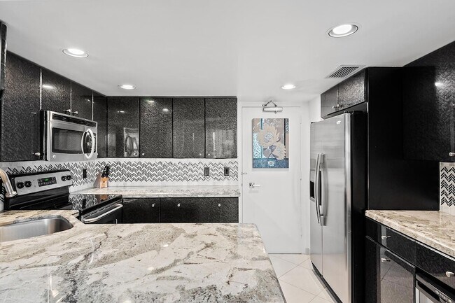 Building Photo - 3700 Galt Ocean Dr