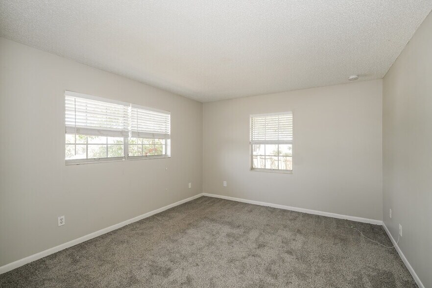 Building Photo - 5105 Chamber Ct