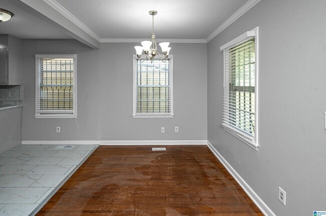 Building Photo - 328 Beta St