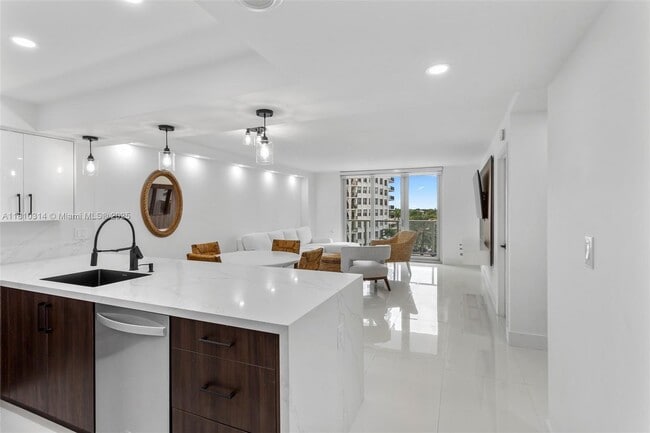Building Photo - 5701 Collins Ave