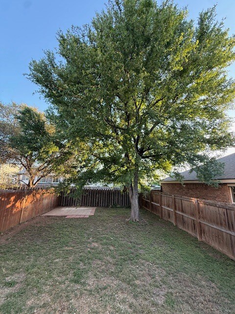 Building Photo - 702 Claremont Pky