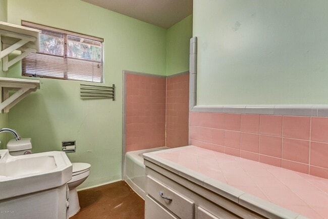 Building Photo - 1719 S El Camino Dr