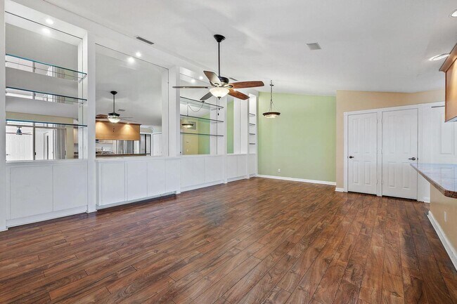 Building Photo - 7801 Geminata Oak Ct