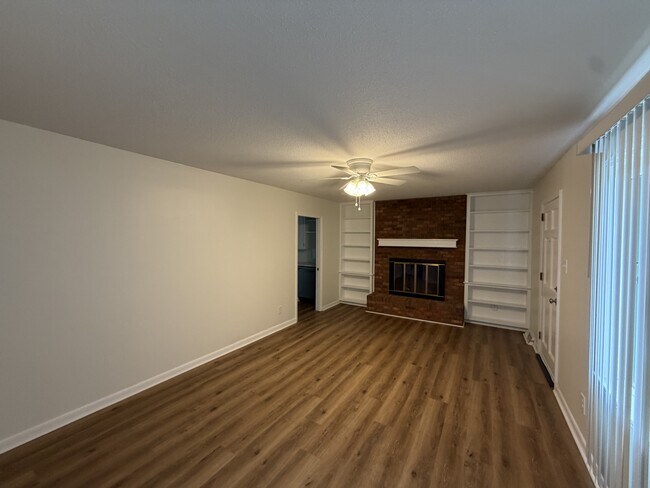 Building Photo - 147 Crooked Ln