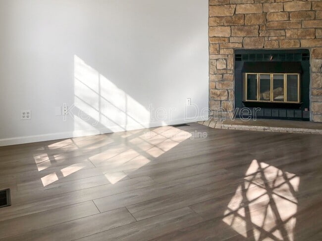 Building Photo - 9218 W Ontario Dr