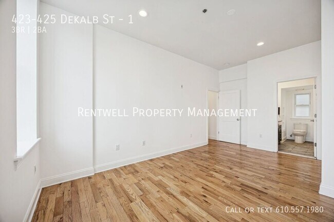 Building Photo - 423-425 Dekalb St-1