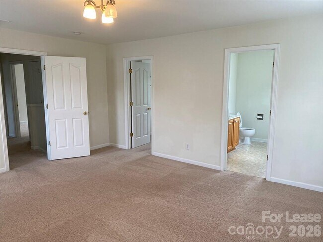 Building Photo - 17332 Newlands Corner Ln