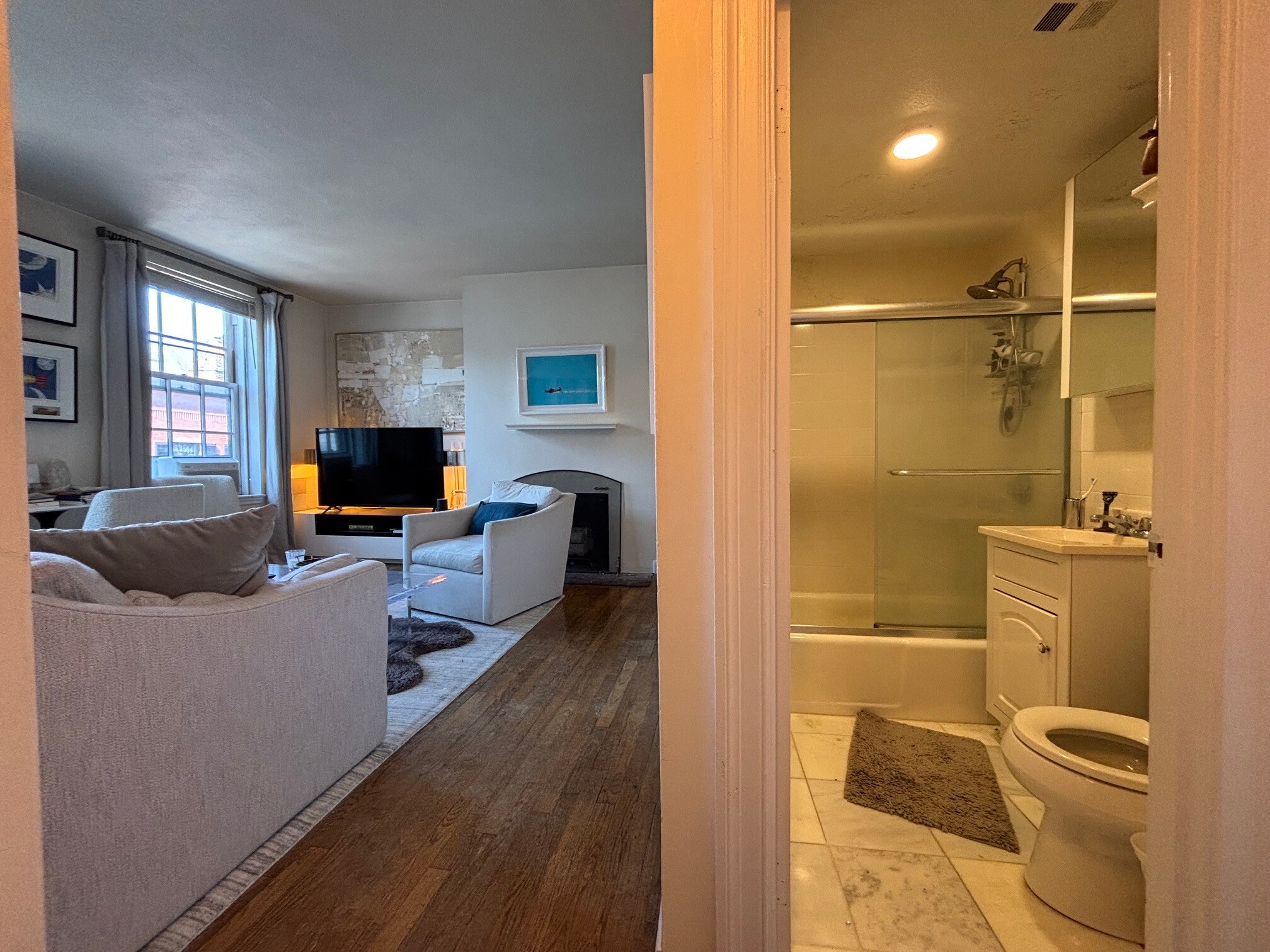 Building Photo - 17 Joy St