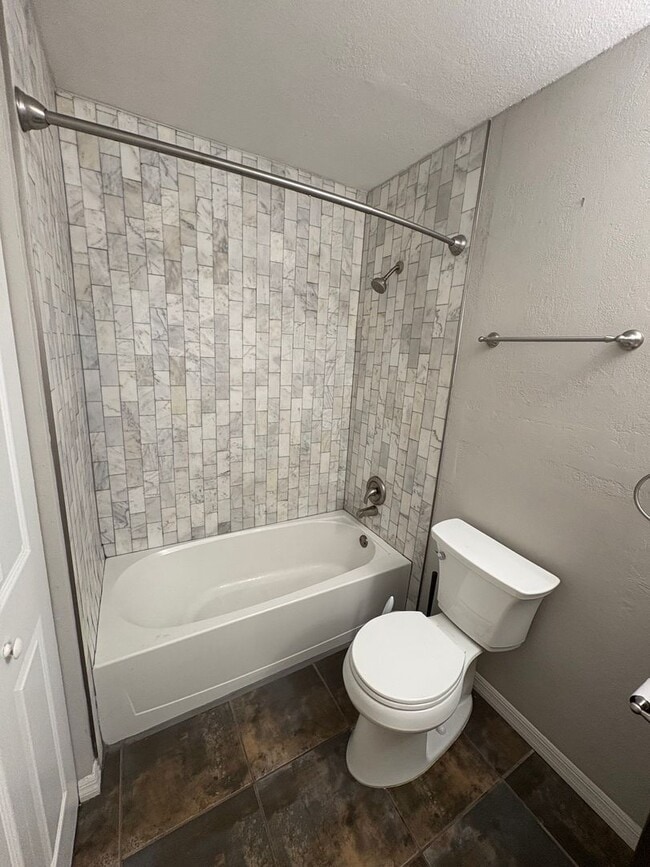 Building Photo - 1019 N Tremain St