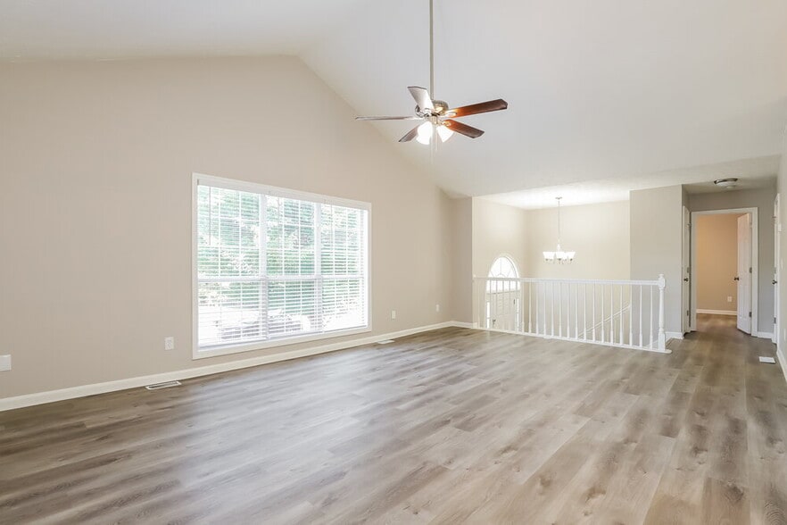 Building Photo - 1393 Richland Creek Trail