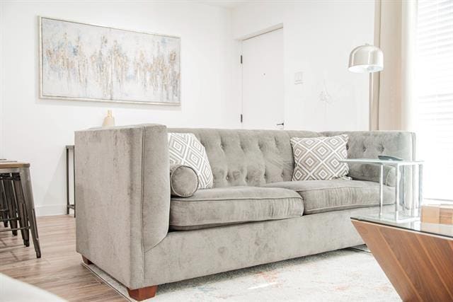 Building Photo - 606 N Marsalis Ave