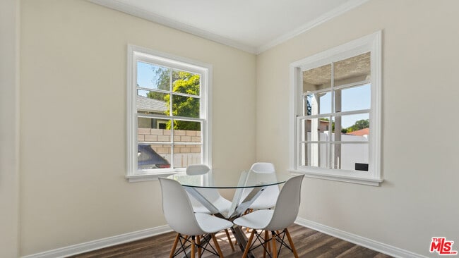 Building Photo - 13842 Hamlin St