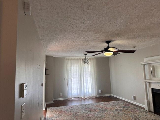 Building Photo - Beautiful 3 Bedroom 2 1/2 Bath Home For Rent!