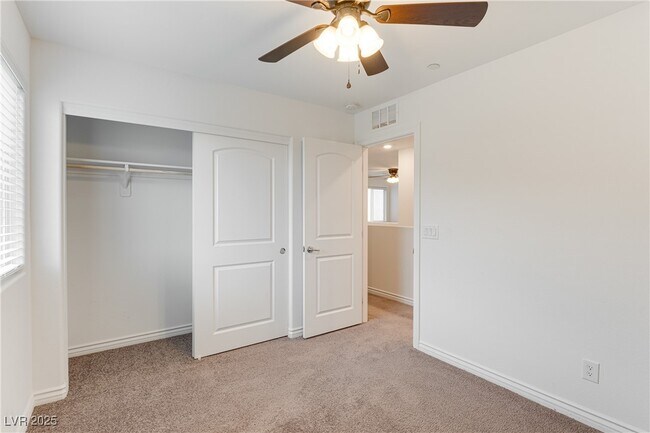 Building Photo - 371 Yellow Finch Ln