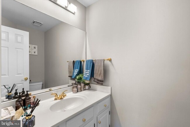 Building Photo - 10241 Aspen Willow Dr