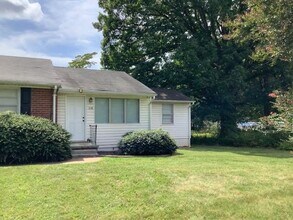 Building Photo - 69-B Russell Woods