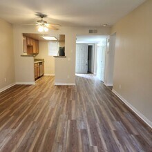 Building Photo - 2bdrm 2bath 1050 SqFt, Carmel Mtn 2nd floo...