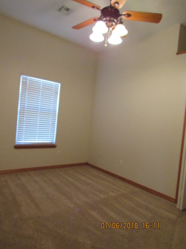 Building Photo - Pet Negotiable Upon Homeowner Approval!!