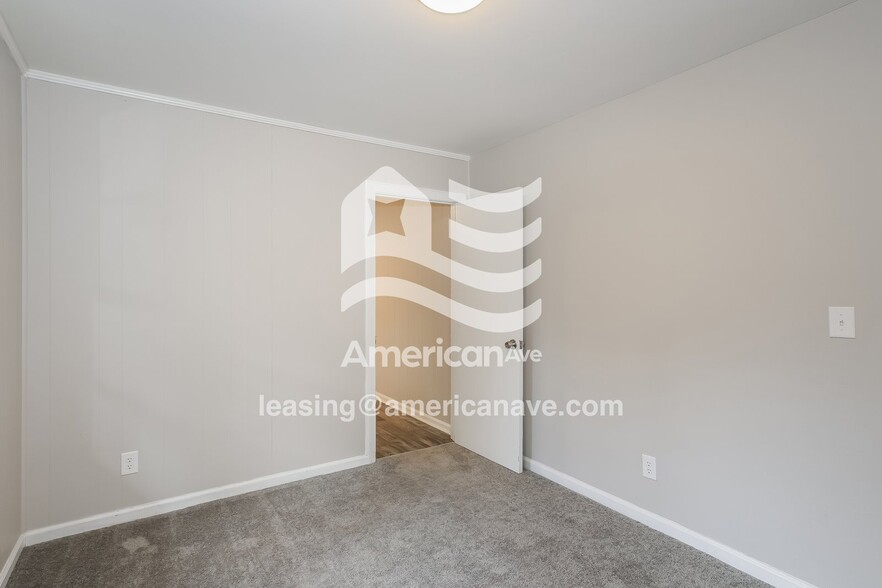 Building Photo - 2036 Wharton Dr