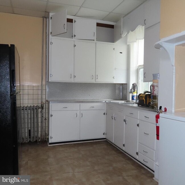 Primary Photo - 103 N Earl St