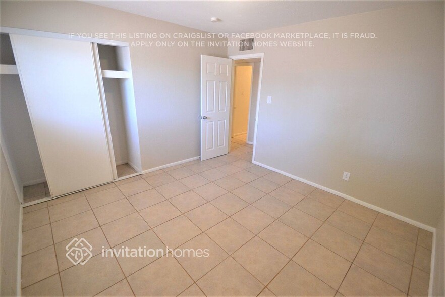 Building Photo - 4832 W Catalina Dr