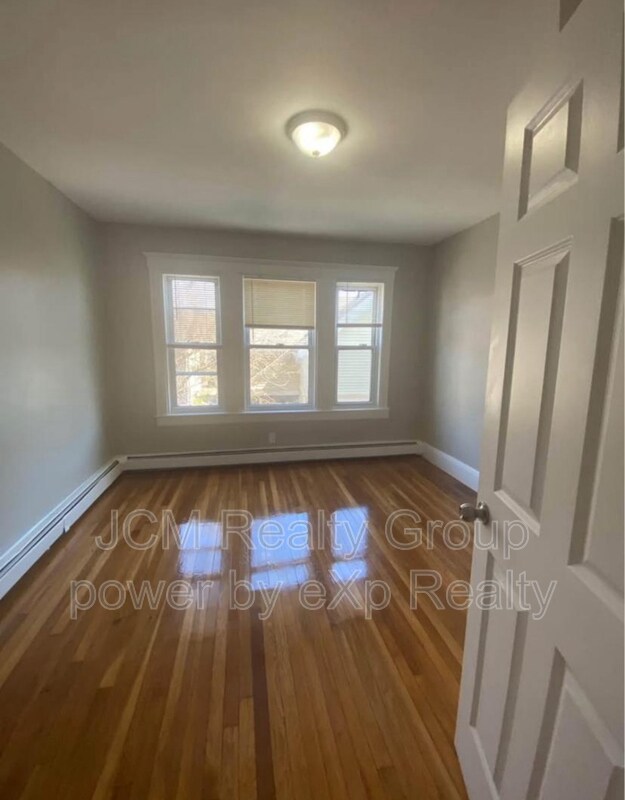 Building Photo - 23 Mall St