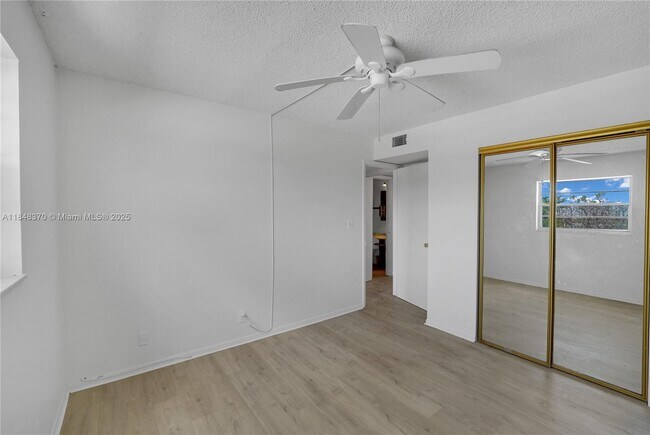 Building Photo - 2145 Pierce St