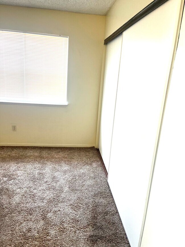 Building Photo - 3708 Scuba Cir
