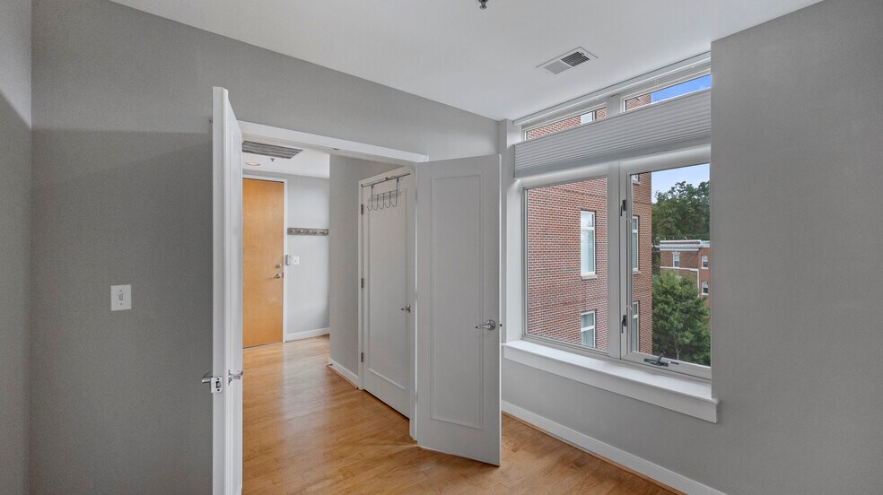 Building Photo - 4025 Connecticut Ave NW