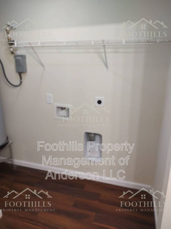 Building Photo - 110 Townsley Ct