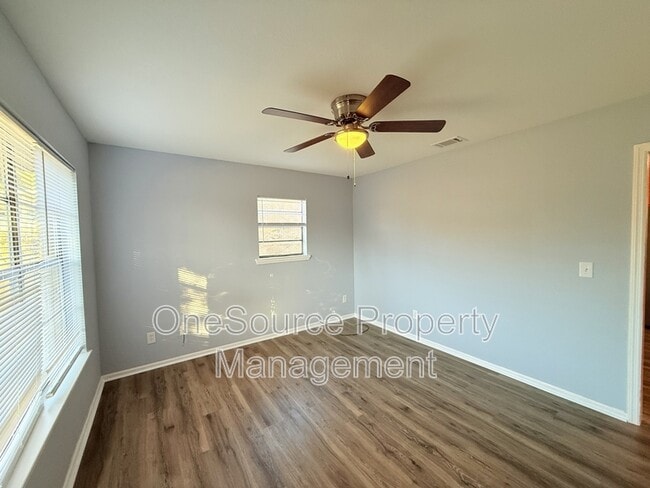 Building Photo - 209 Earnest St