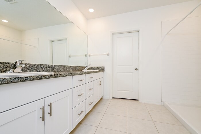 Building Photo - 4132 84th Ct E