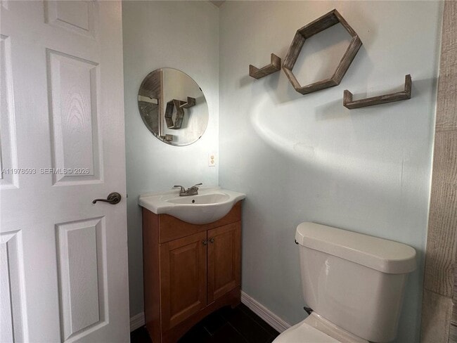 Building Photo - 2221 SE 24th Pl