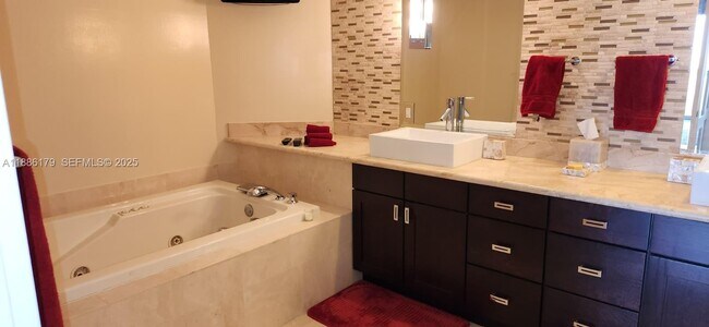 Building Photo - 2000 Island Blvd