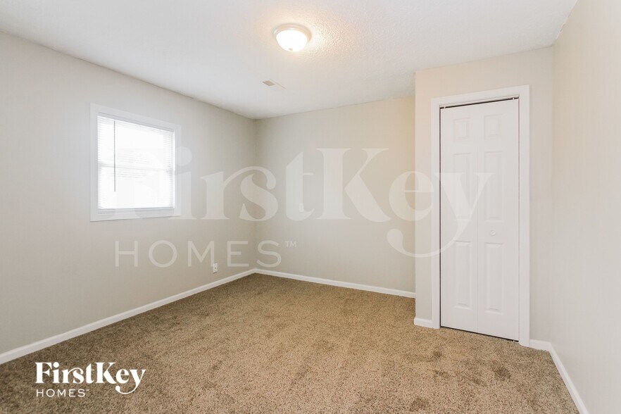 Building Photo - 112 Lind Dr