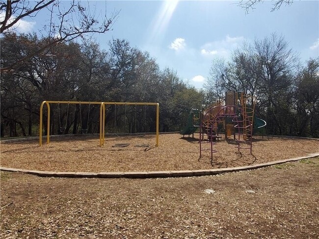 Building Photo - 645 Sierra Mar Lp