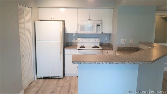 Building Photo - 3818 NW Adriatic Ln
