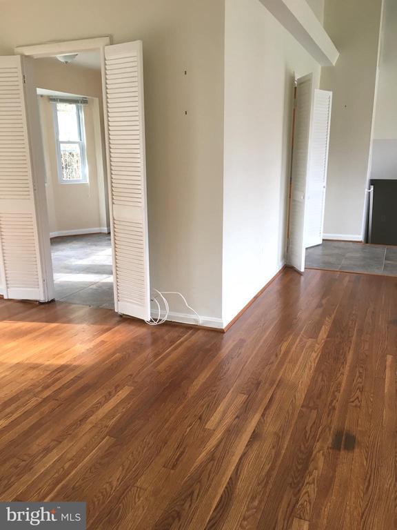 Building Photo - 9204 Bardon Rd