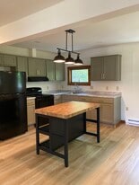 Building Photo - 412 Main St