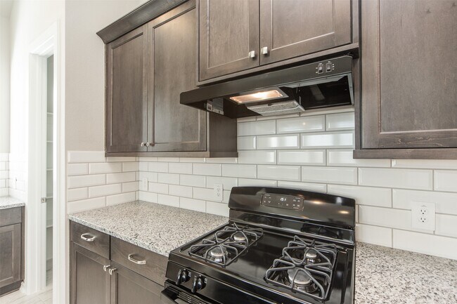 Building Photo - 2131 Wisteria Cove Dr