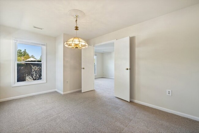 Building Photo - 7511 Belle Grae Dr