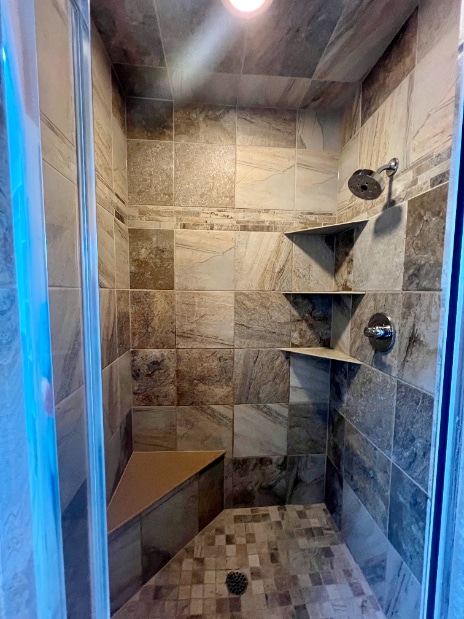 Building Photo - Spacious 4-Bed Retreat with Guest Suite & Fireplace