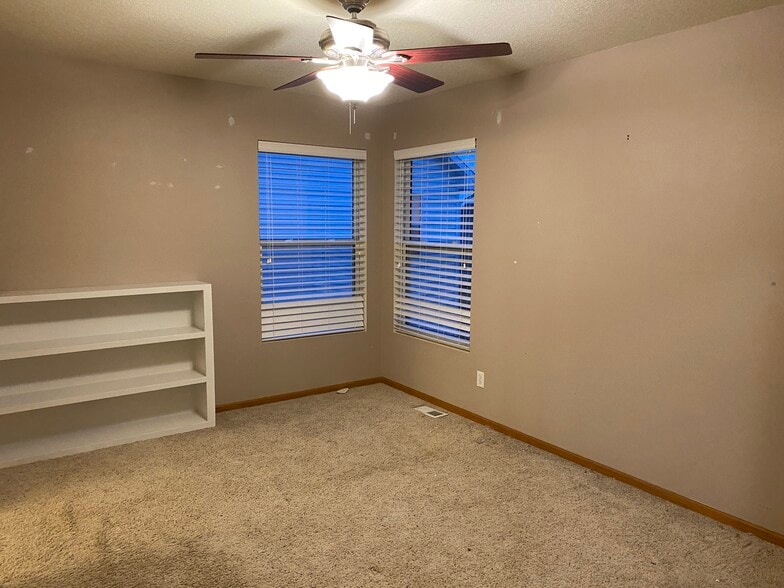 Building Photo - 2011 SW Reunion Cir