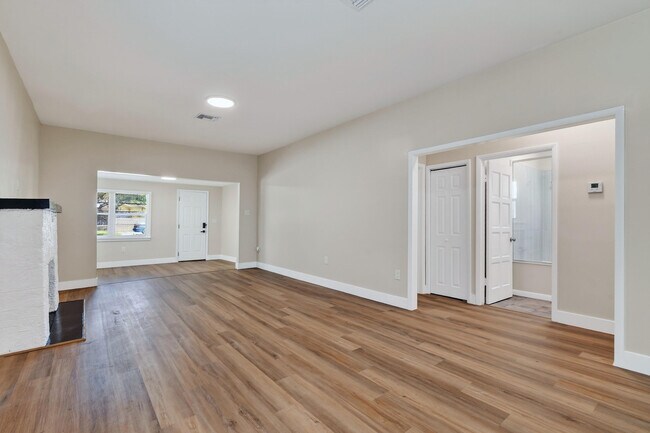 Building Photo - 3714 Morton Ave