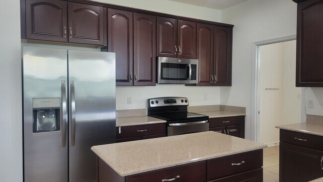 Building Photo - 563 Blue Cypress Dr